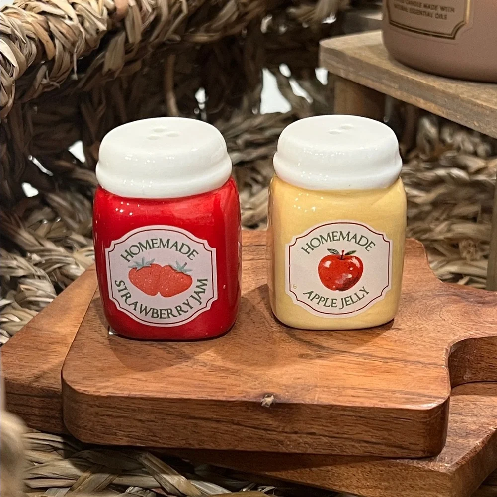 Cute.🍓JAM & 🍎JAM Shakers